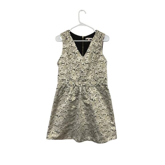 Under Skies Dresses & Skirts - Under Skies Gold Leaves Cocktail Mini Dress Sz Large Sleeveless V-Neck Metallic